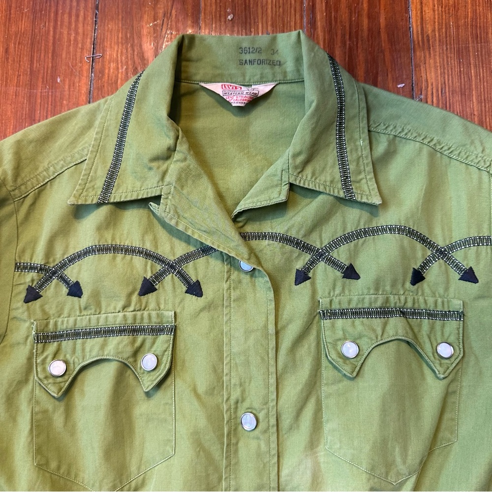 Vintage 1950’s Levi's Fitted Women’s Olive Green Western Shirt Arrow Stitching